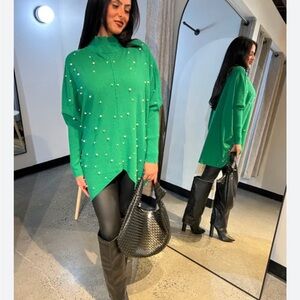 Laetitia Mem green sweater with faux pearls long size large